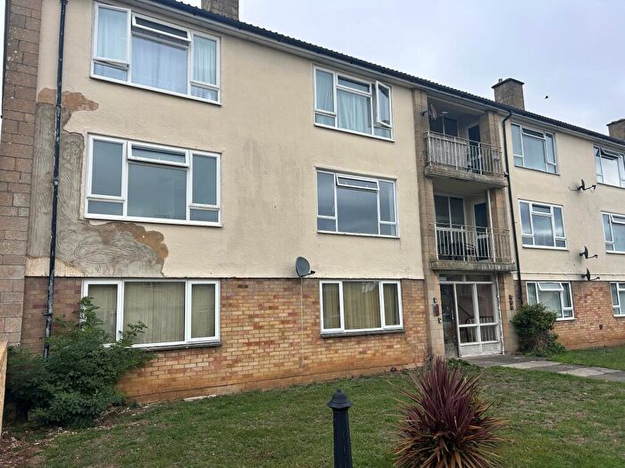 2 Bedroom Flat To Rent In Weller Road, Corsham, SN13