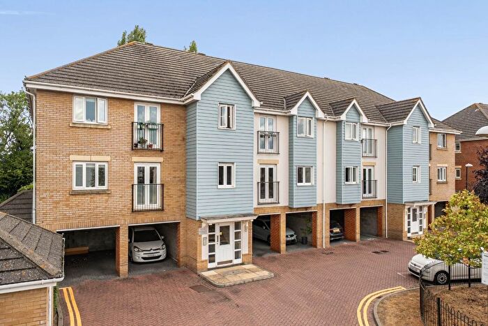 2 Bedroom Flat For Sale In Sherwood Avenue, Larkfield, Aylesford, ME20