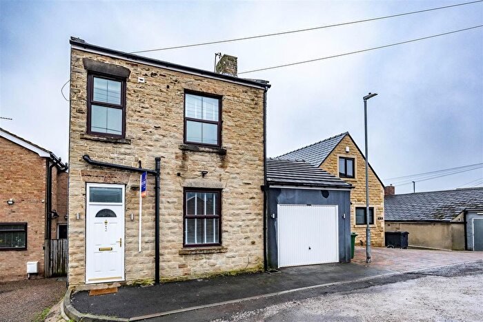 3 Bedroom Detached House For Sale In Echo Street, Roberttown, Liversedge, WF15