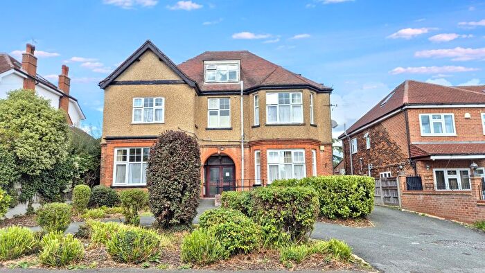Detached House For Sale In Glengall Road, Woodford Green, Essex, IG8