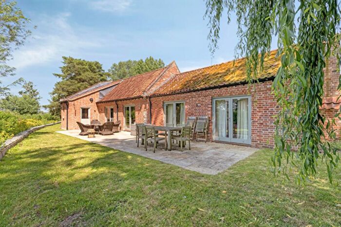 4 Bedroom Detached Bungalow For Sale In Beautiful Single Storey Barn Conversion In South Creake, NR21