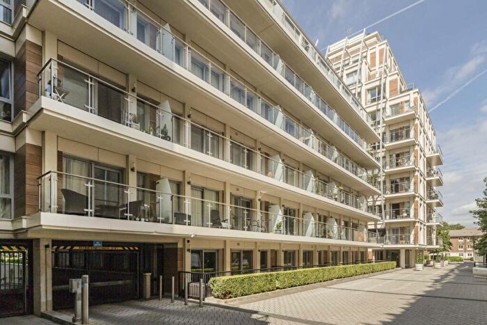 2 Bedroom Flat To Rent In Henry Macaulay Avenue, Kingston Upon Thames, KT2