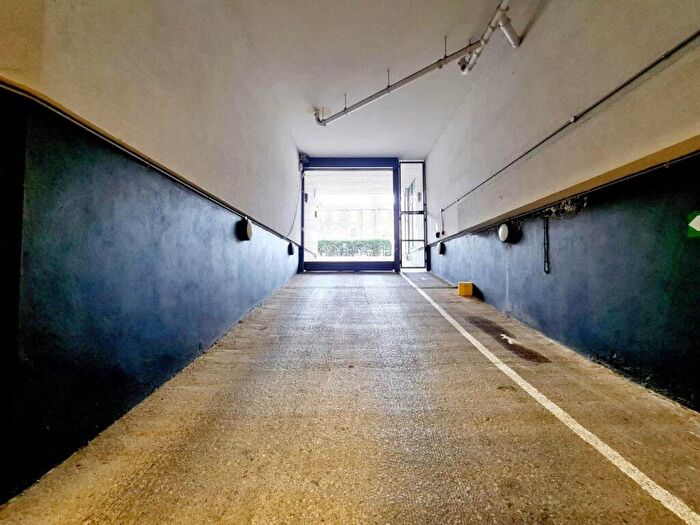 Garage / Parking To Rent In Parking Space Terrace Apartments Drayton Park, Drayton Park, N5