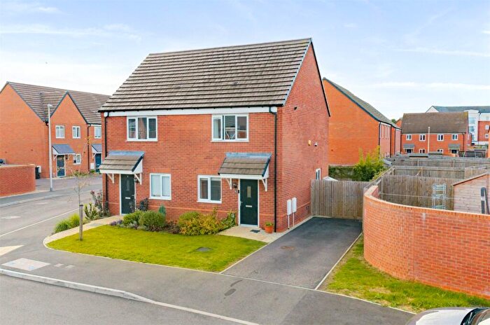 2 Bedroom Semi-Detached House For Sale In Longcroft, Warwick, Warwickshire, CV34