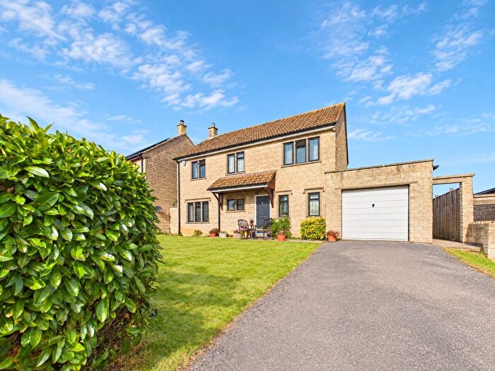 4 Bedroom Detached House For Sale In Stoneyhurst Drive, Curry Rivel, TA10