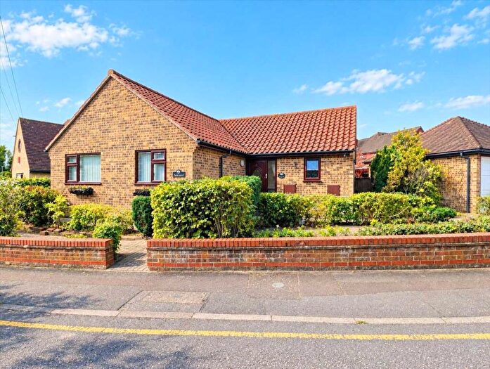3 Bedroom Detached Bungalow For Sale In Swan Close, Colchester, CO4