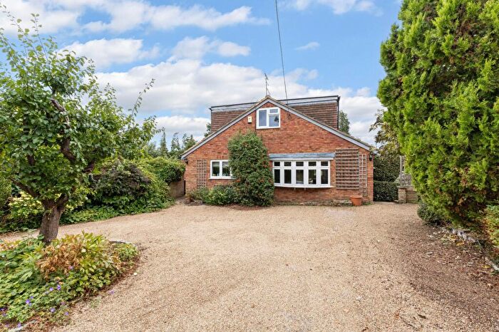 4 Bedroom Detached House For Sale In Halldore Hill, Cookham, Berkshire, SL6