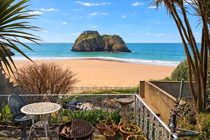 2 Bedroom Flat For Sale In St. Julians Terrace, Tenby, Pembrokeshire, SA70