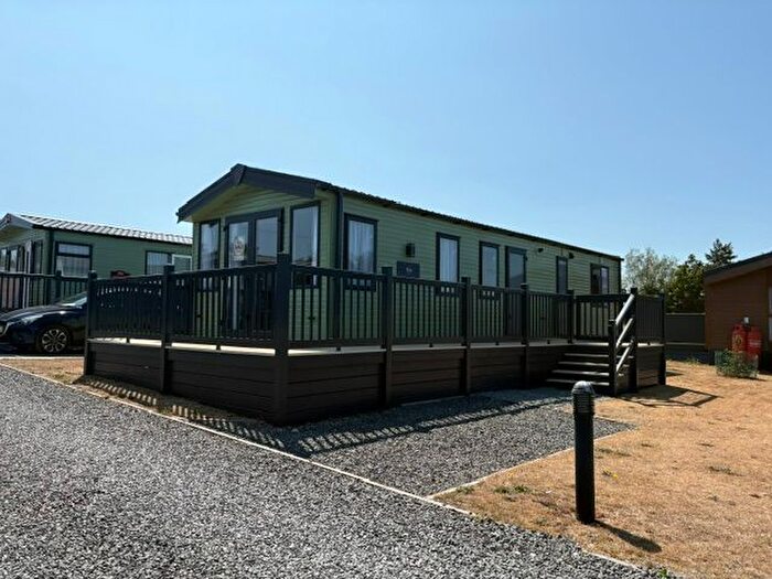 2 Bedroom Park Home For Sale In East Heslerton, Malton, YO17