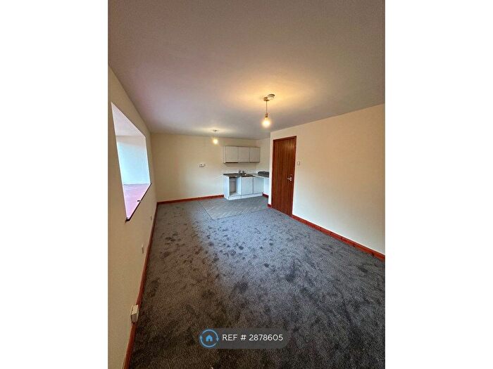 2 Bedroom Flat To Rent In Chapel Walk, Alfreton, DE55