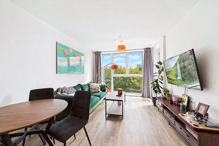 1 Bedroom Flat For Sale In Palmitine House, York Road, London, SW11