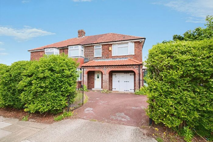 4 Bedroom Semi-Detached House For Sale In Askham Lane, York, North Yorkshire, YO24