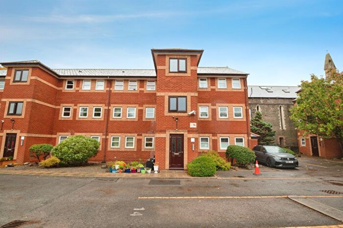 2 Bedroom Flat For Sale In Windsor Mews, Cardiff, CF24