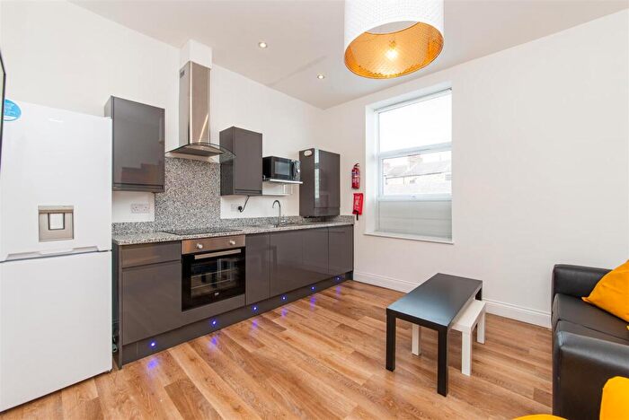 3 Bedroom Flat To Rent In (£pppw) - Ridley Place, Newcastle Upon Tyne, NE1