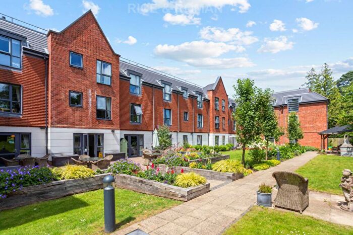 1 Bedroom Retirement Property To Rent In Dukes Ride, Crowthorne, RG45