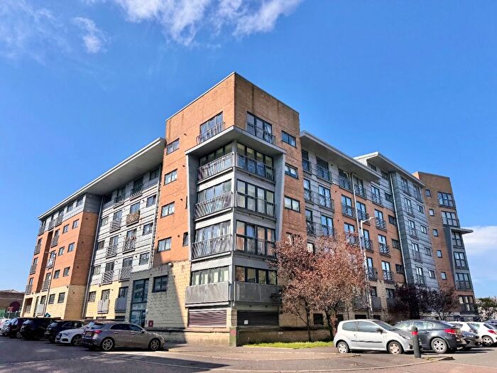 2 Bedroom Flat To Rent In Barrland Court, Pollokshields, Glasgow, G41