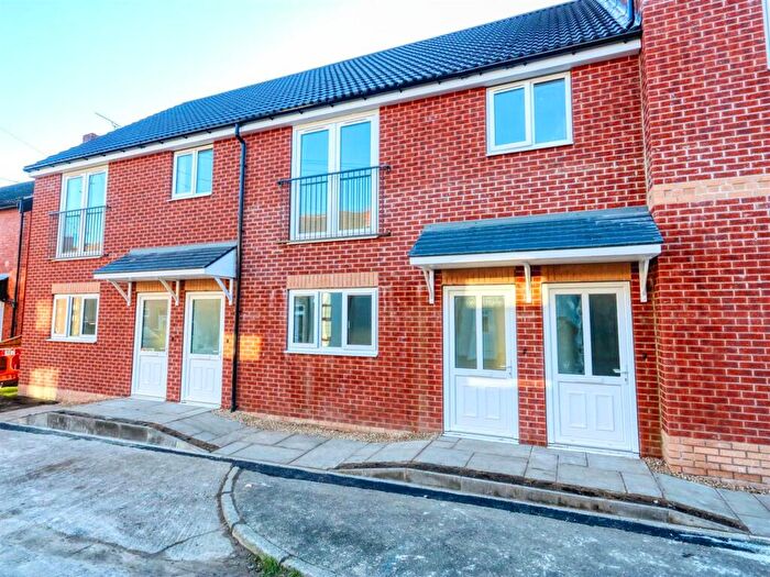 1 Bedroom Flat To Rent In Kenning Street, Clay Cross, S45