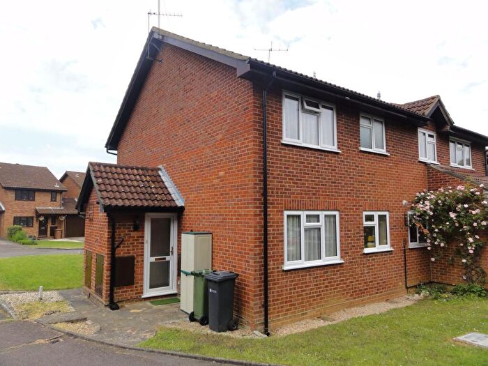 1 Bedroom Terraced House To Rent In Clayhanger, Guildford, GU4