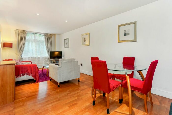 1 Bedroom Flat To Rent In Pepys Street, London, EC3N