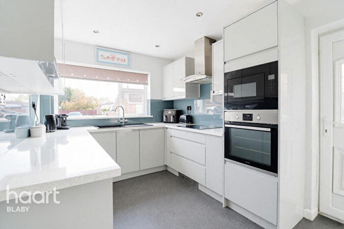 2 Bedroom Detached Bungalow For Sale In School Close, Leicester, LE9