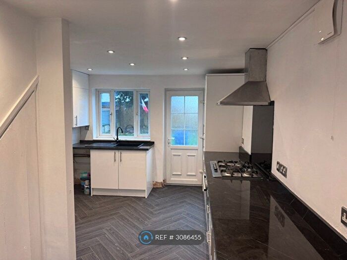 3 Bedroom Terraced House To Rent In Musden Walk, Heaton Chapel, SK4