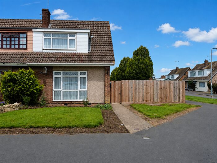 3 Bedroom Semi-Detached House To Rent In Kettering, NN15