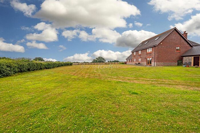 4 Bedroom Detached House For Sale In Walk Farm Drive, Castleton, Cardiff, CF3