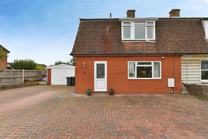 3 Bedroom Semi-Detached House For Sale In Waverley Gardens, Melksham, SN12