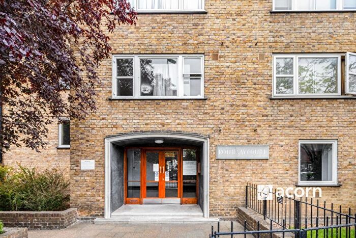 Flat To Rent In Harleyford Street London, SE11