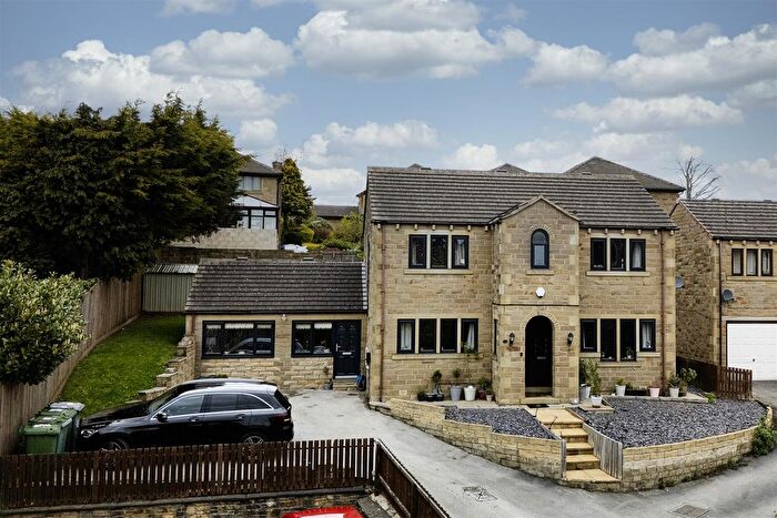 4 Bedroom Detached House For Sale In Brewery Court, Lindley, Huddersfield, HD3