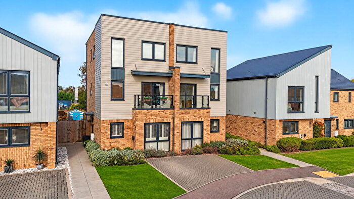 4 Bedroom Semi-Detached House For Sale In Bloomfields, Rainham, ME8
