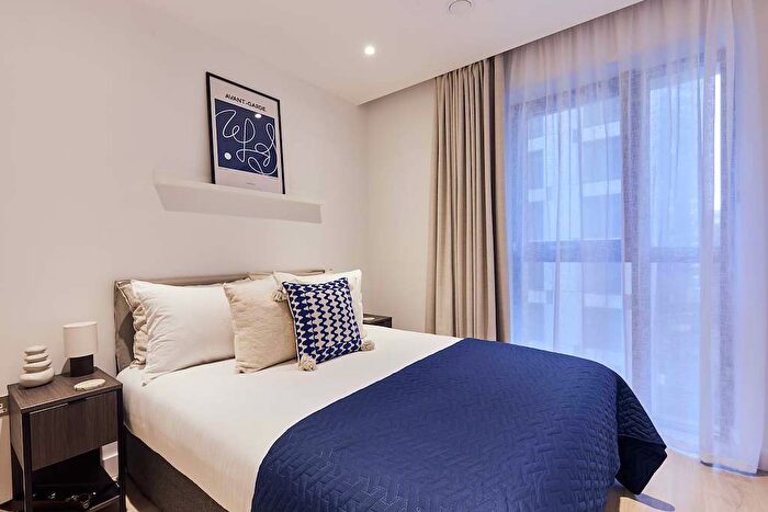 2 Bedroom Apartment To Rent In New Drum Street, Tower Hamlets, London, E1