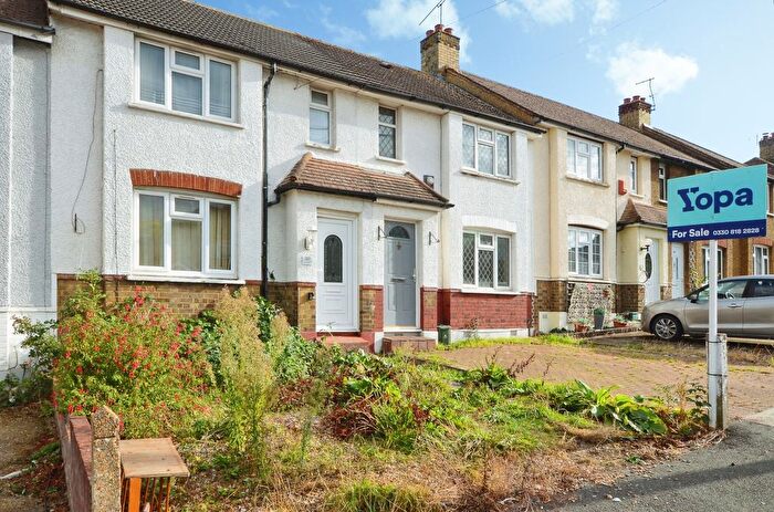 2 Bedroom Terraced House For Sale In Oakdene Road, Uxbridge, UB10