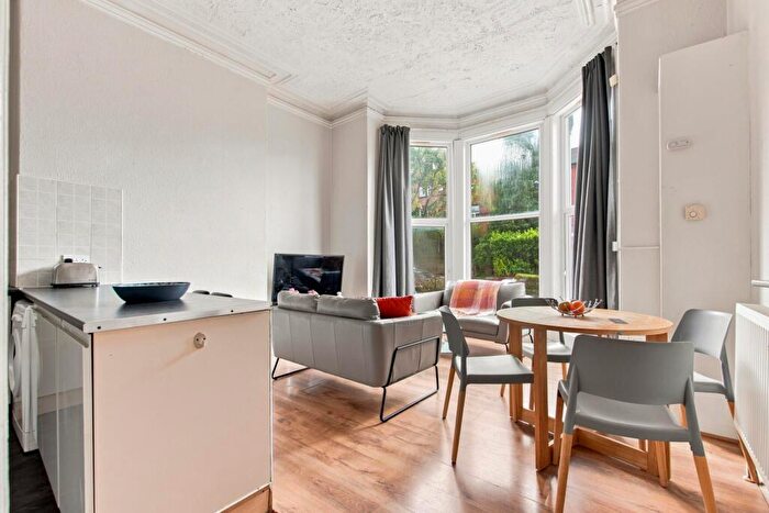 4 Bedroom House To Rent In Kelso Road, Leeds, LS2