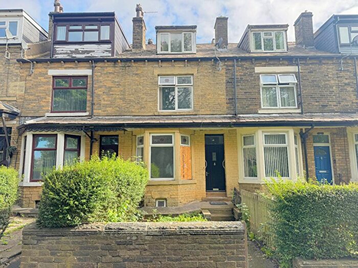 4 Bedroom Terraced House For Sale In Silverhill Road, Bradford, BD3