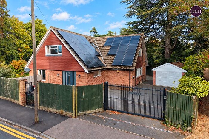 4 Bedroom Detached House For Sale In Park Road, Nascot Wood, Watford, WD17