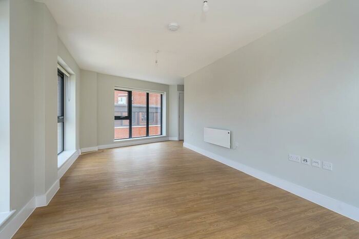 2 Bedroom Apartment To Rent In Cable House, Market Street Newbury, RG14