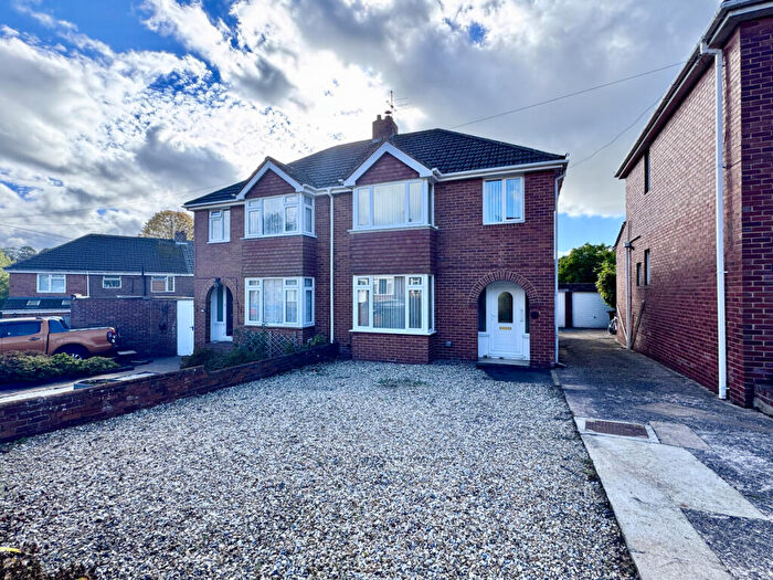 3 Bedroom Semi-Detached House For Sale In Warwick Road, Exeter, EX1