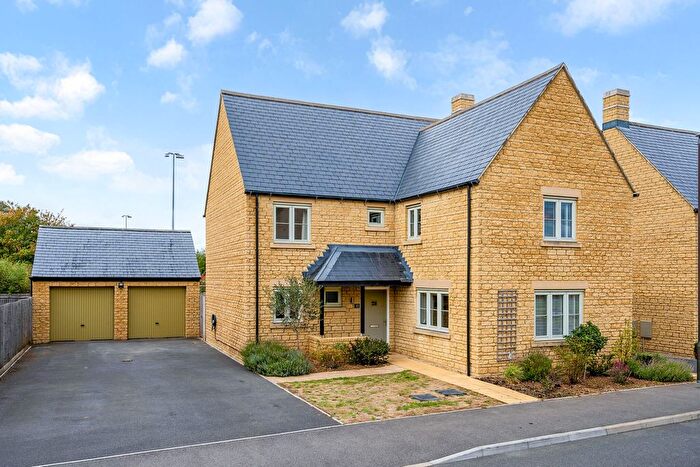 5 Bedroom Detached House For Sale In Trubshaw Way, Fairford, GL7
