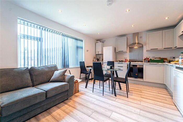 4 Bedroom Maisonette To Rent In Hubert Croft, Birmingham, B29