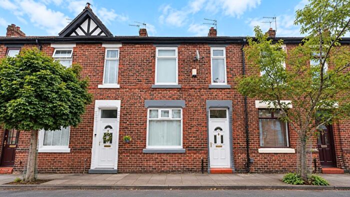 3 Bedroom Terraced House For Sale In Ilkley Street, Manchester, M40