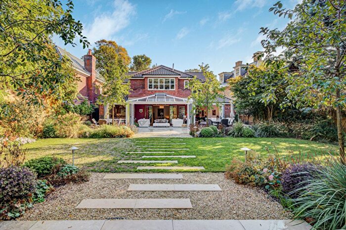 4 Bedroom Detached House To Rent In Coombe End, Kingston Upon Thames, KT2