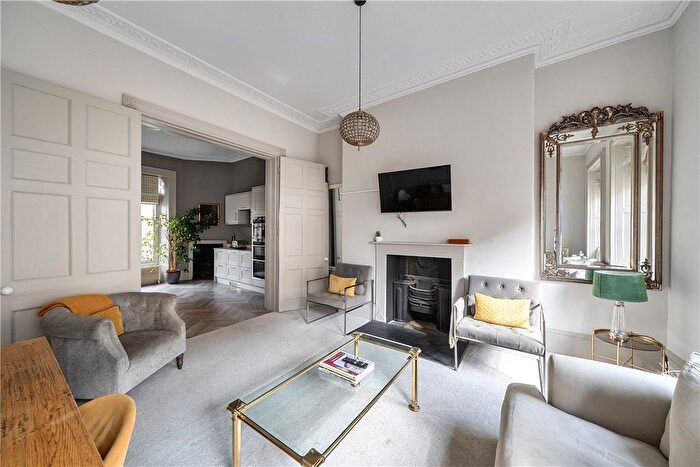 3 Bedroom Terraced House To Rent In Pierrepont Street, Bath, Somerset, BA1