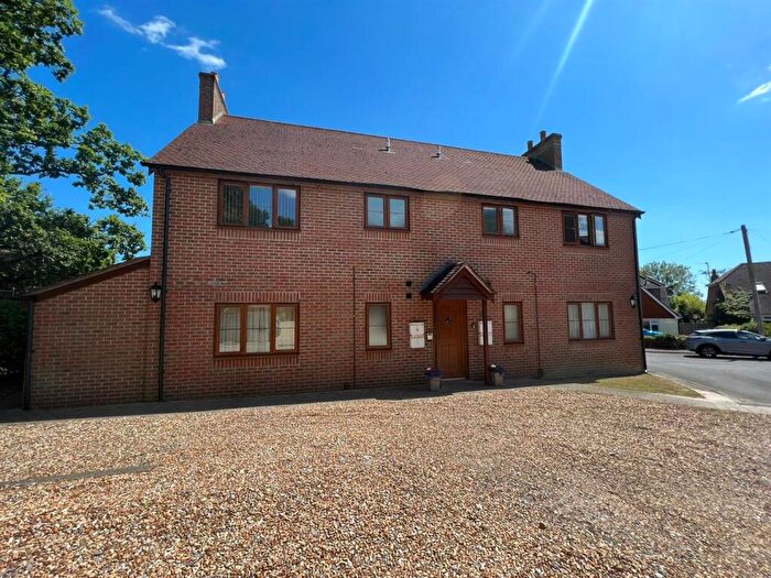 1 Bedroom Flat To Rent In Coronation Avenue, Upton, BH16