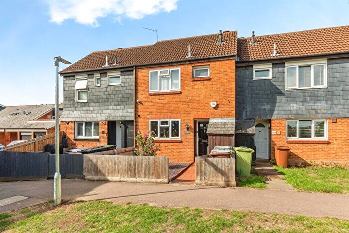 3 Bedroom Terraced House For Sale In Brooke Green, Wellingborough, NN8