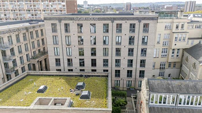2 Bedroom Apartment For Sale In French Yard, Guinea Street, Bristol, BS1
