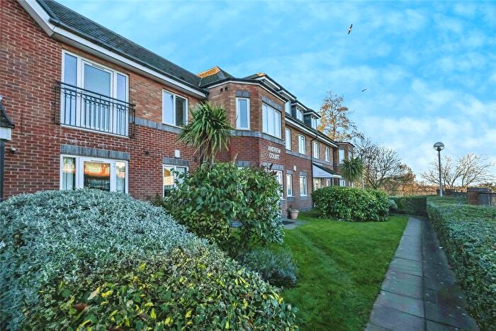 2 Bedroom Flat For Sale In Greenholm Road, Great Barr, Birmingham, B44