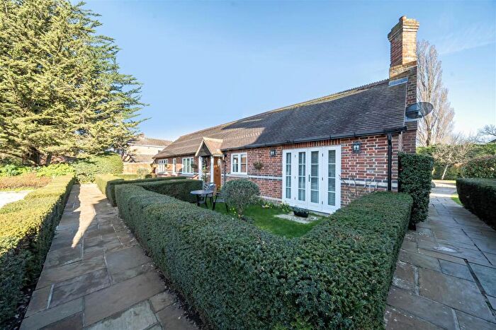 2 Bedroom Detached Bungalow For Sale In Fairlawns, Burridge, SO31