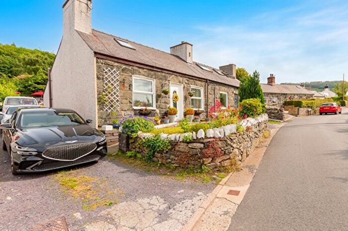 3 Bedroom Semi-Detached House For Sale In Craig Y Pandy, Tregarth, Gwynedd, LL57