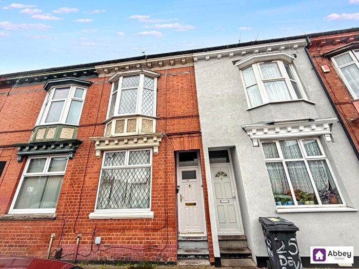 3 Bedroom Terraced House For Sale In Devana Road, Leicester, LE2